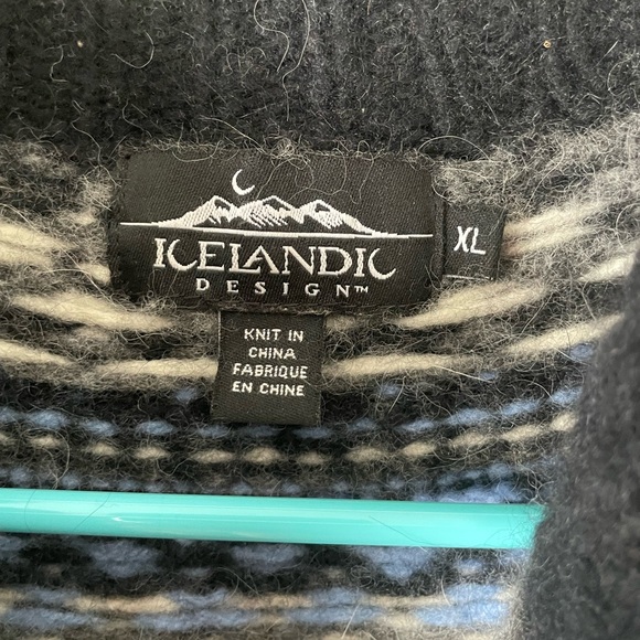 ICELANDIC Desgin Wimen Zip Up Sweather Size XL - Picture 3 of 3